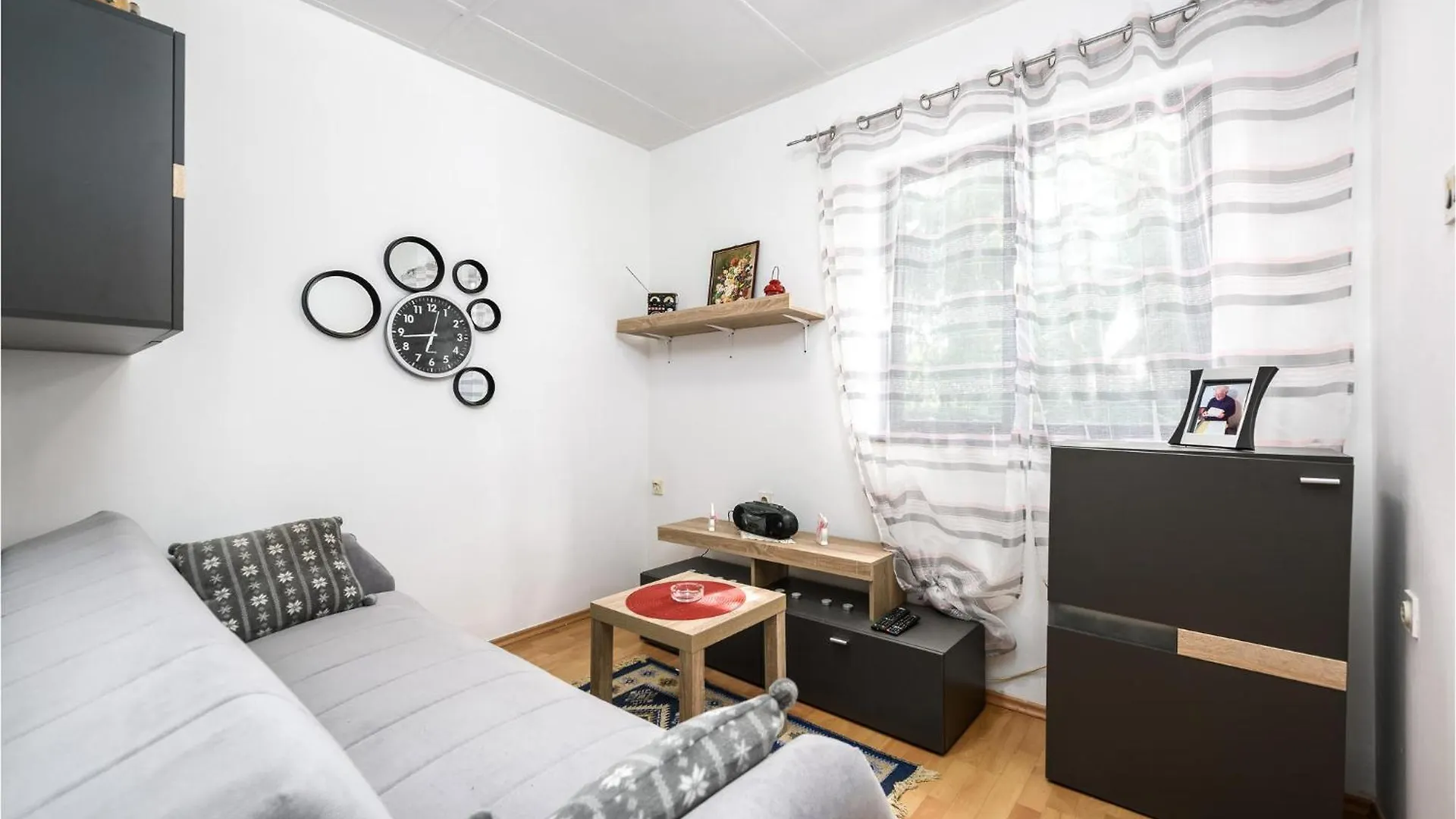 1 Bedroom Stunning Home In Muntrilj Croatia