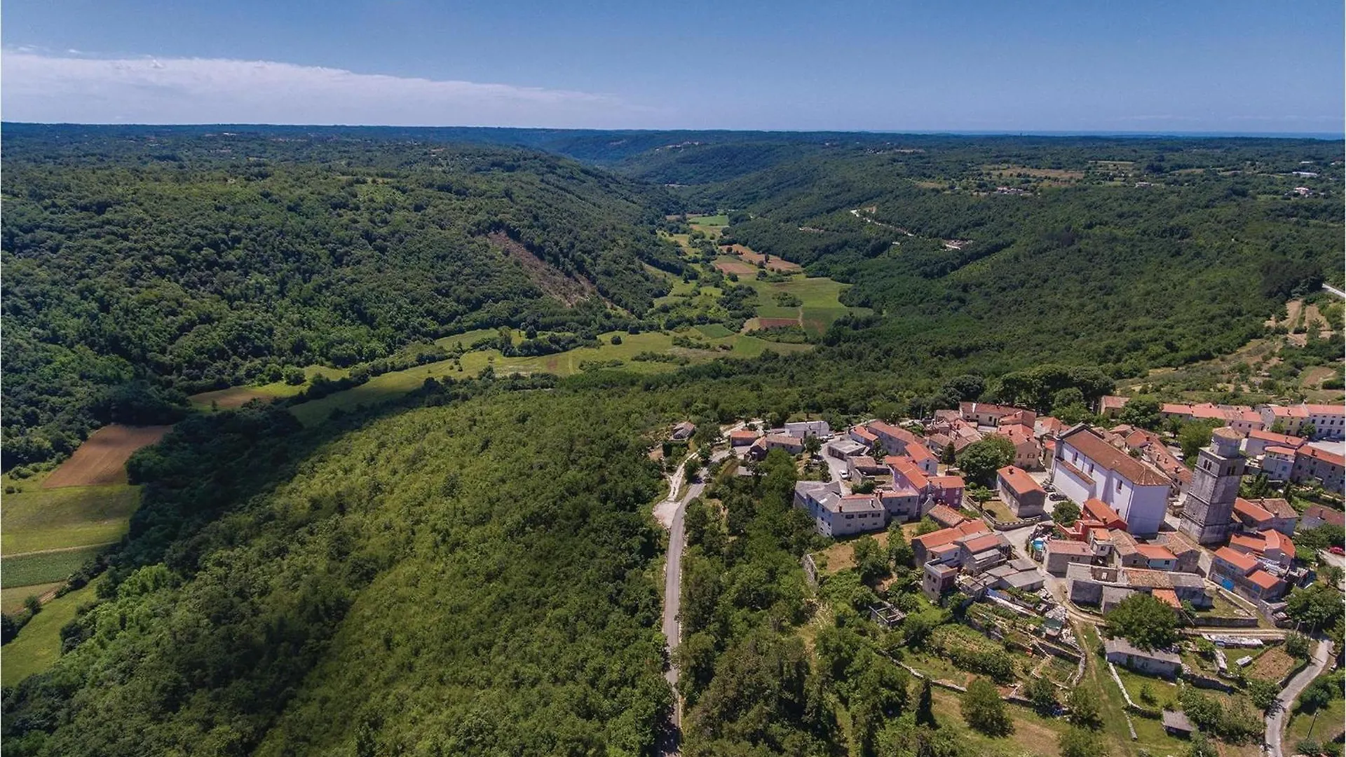 1 Bedroom Stunning Home In Muntrilj Holiday home