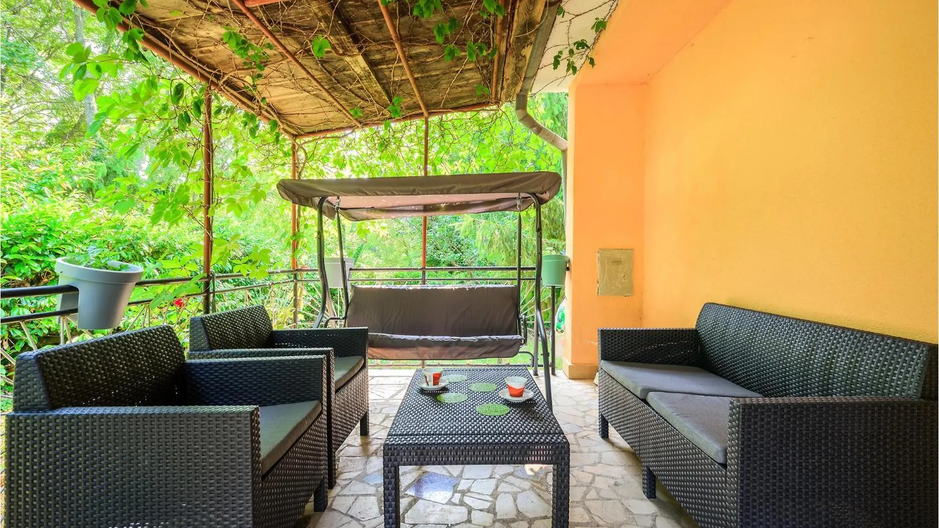 1 Bedroom Stunning Home In Muntrilj 0*,